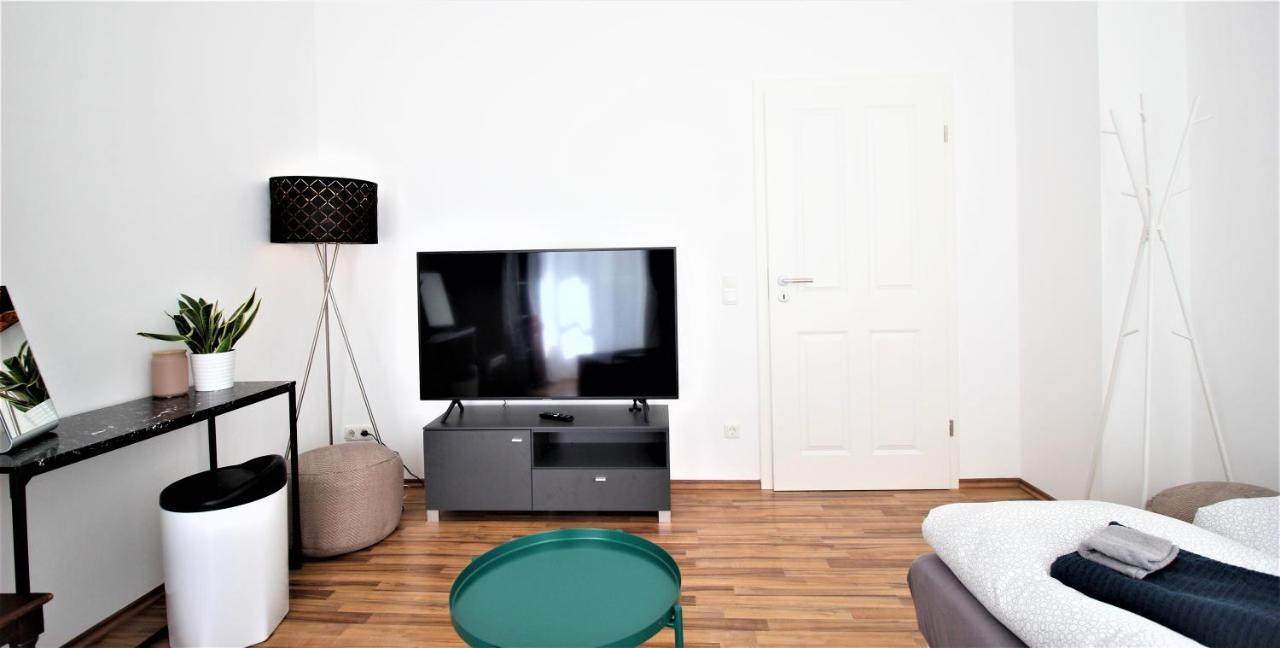 ➤Private Room - Heart Of Downtown With Terrace Вюрцбург Экстерьер фото